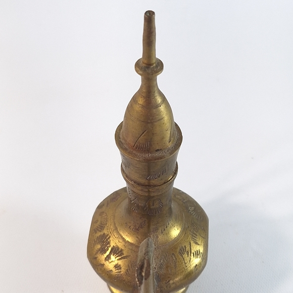 Vintage Ornate Engraved Solid Brass Teapot Genie Lamp Oil Pitcher India - Picture 4 of 11